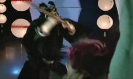 鬼屋玩偶吃瓜,揭秘恐怖背后的真相