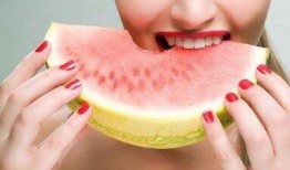 吃白玉瓜嗓子毛毛疼,嗓子不适需注意