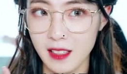 吃瓜眼镜男扇女友,网络热议引发情感伦理讨论