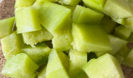 山东商务学校吃瓜,吃瓜群众揭秘校园生活点滴