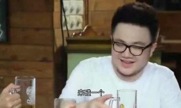 路人吃瓜社,揭秘娱乐圈幕后故事，带你领略明星真实生活