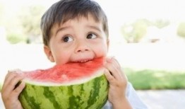 宝宝吃瓜大赛,宝宝吃瓜大赛欢乐上演