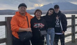 空姐日常吃瓜,揭秘空姐的日常“吃瓜”生活