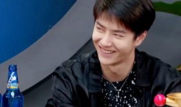 吃瓜主播导演,揭秘网络直播幕后操控者