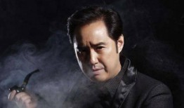 冯雷吃哈密瓜,舌尖上的夏日风情