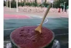 调皮学长吃瓜,揭秘校园风云录