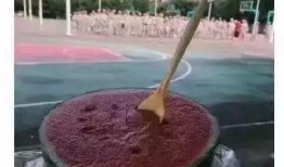 调皮学长吃瓜,揭秘校园风云录