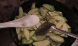 茭瓜炒着吃有毒,警惕！茭瓜炒制不当可能产生有毒物质