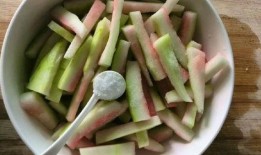 吃瓜留下的皮.,揭秘吃瓜背后的故事