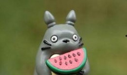 老虎吃瓜手办,萌宠与美食的跨界碰撞