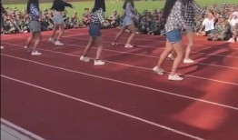 小姐姐校园跳舞吃瓜,小姐姐们的青春活力秀