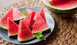 板凳吃瓜微博,揭秘网络红人的崛起之路