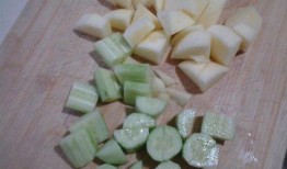 牛奶和玉菇瓜能一起吃吗,牛奶与玉菇瓜的食用搭配探讨